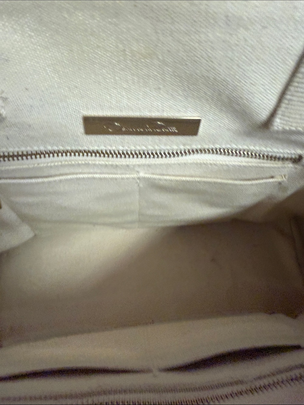 Oscar de la Renta bag - Picture 3 of 4